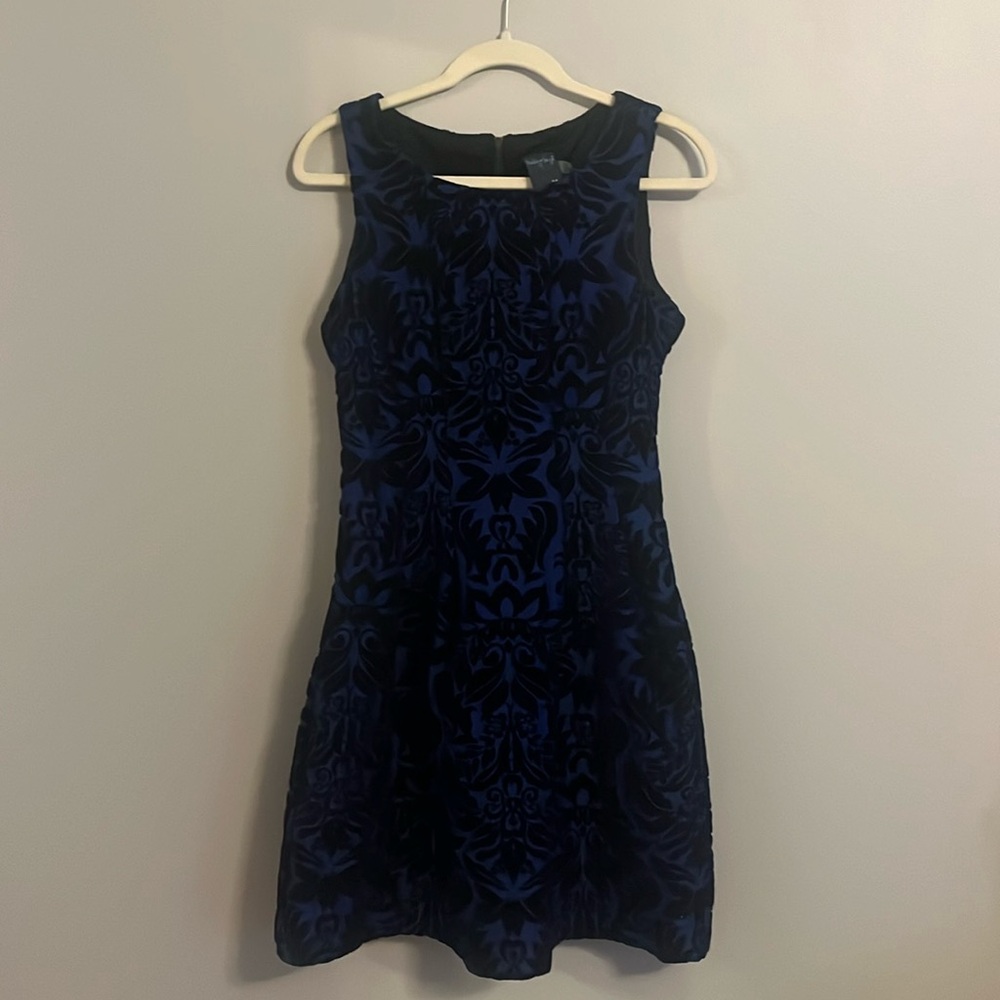 Brand: Gabby Skye Size: 10 Color: Black and Blue